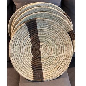 Set of 5 woven plates